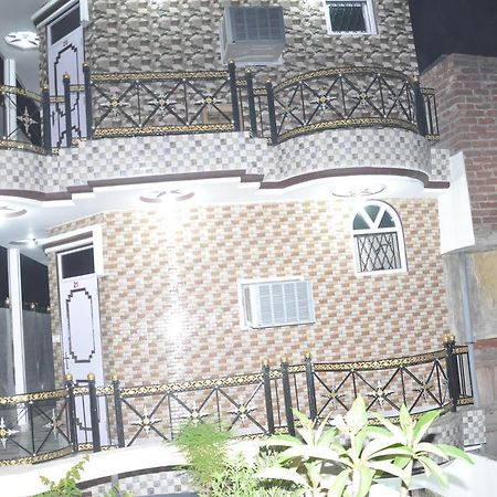 Hotel Pari 贾朗达尔 外观 照片